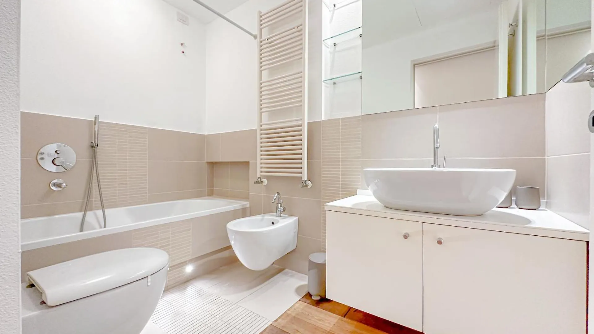 Apartment Montenapoleone Luxury Suite Milan