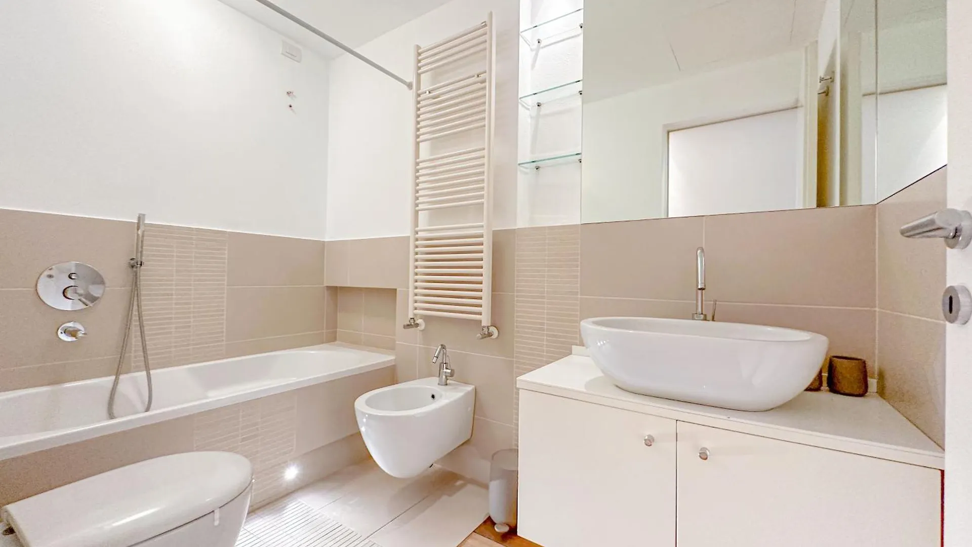 מילאנו Montenapoleone Luxury Suite 0*,